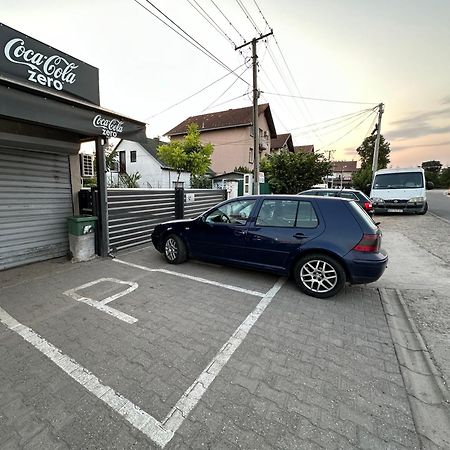 Lovely Apartments Free Street Parking نوفي ساد المظهر الخارجي الصورة